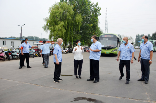 市委常委、宣傳部部長王飛到我公司 督查全國文明城市建設(shè)提升工作
