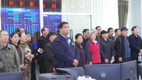 老干部們都說“集團(tuán)真暖心，做公交人真自豪！”